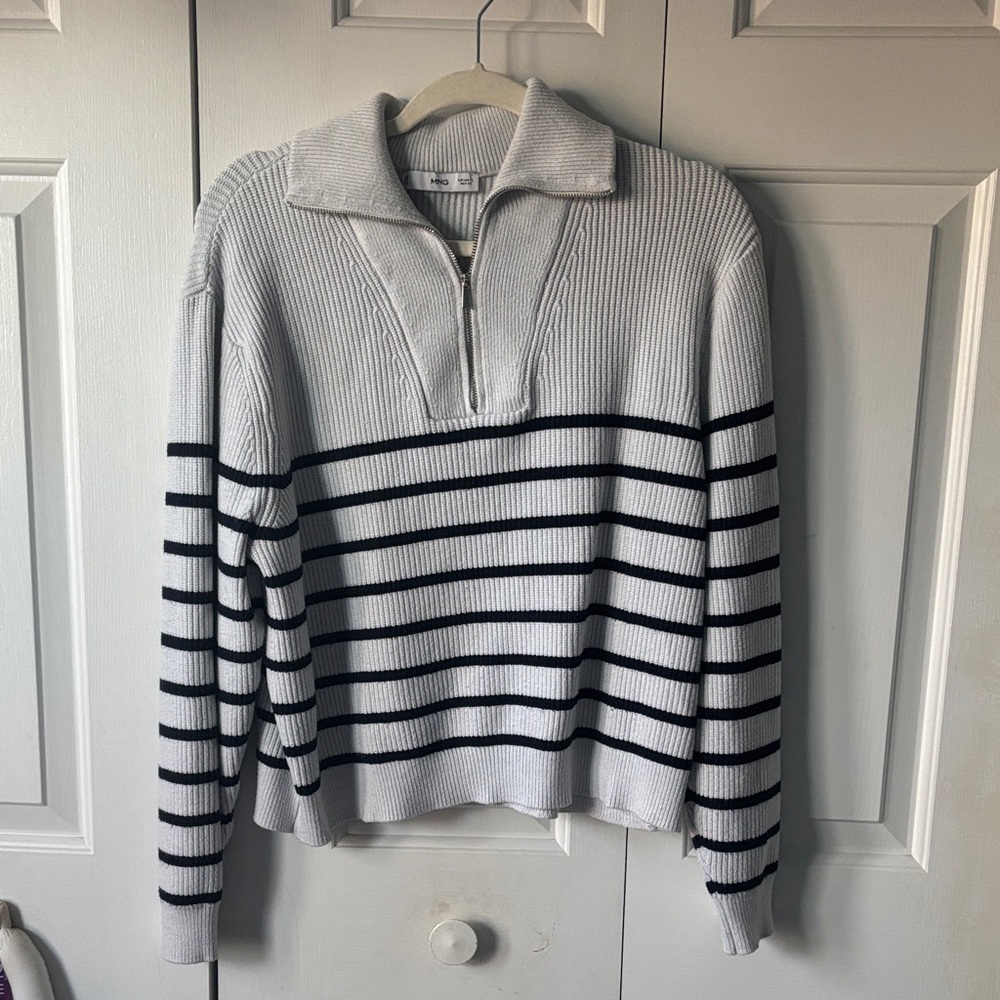 Women’s Striped Sweater - Black and white